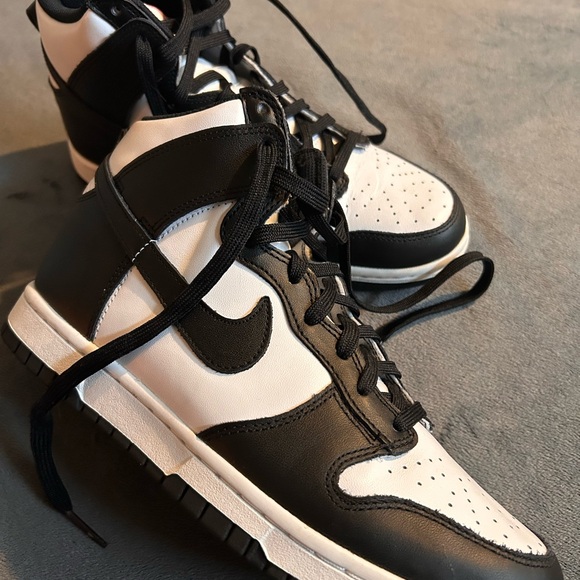 Like New Nike Dunk High Retro White Black Panda Women’s - Picture 2 of 5